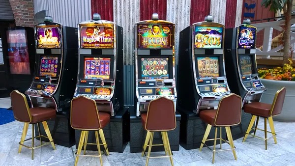Golden Toad game interface showing five reels with toad and fortune symbols